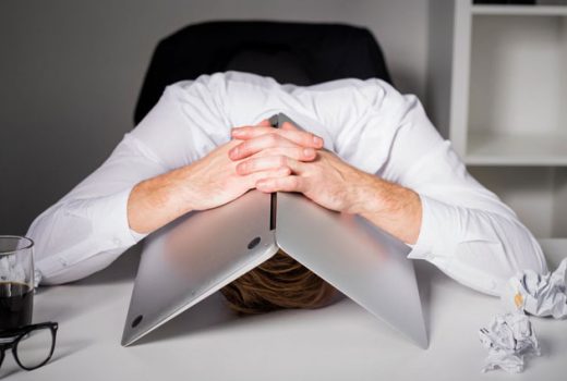 تمرکز ،چطور در روزهای سخت بر کار تمرکز کنیم؟ ،چه عواملی تمرکز کاری ما را به هم می‌زنند؟ ،راهکارهای تمرکز بر کار در روزهای سخت