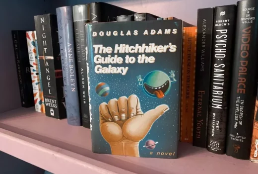 راهنمای مسافران کهکشان به کتابفروشی‌ها می‌رسد