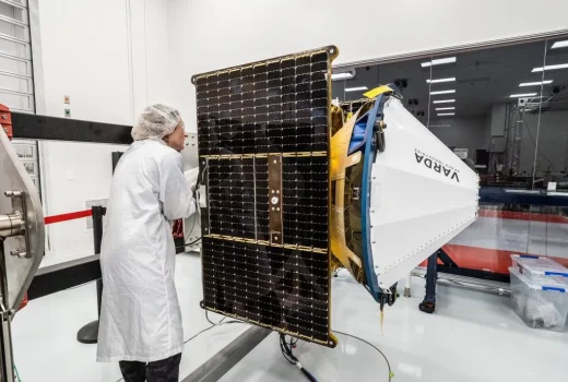 فضاپیمای واردا اسپیس