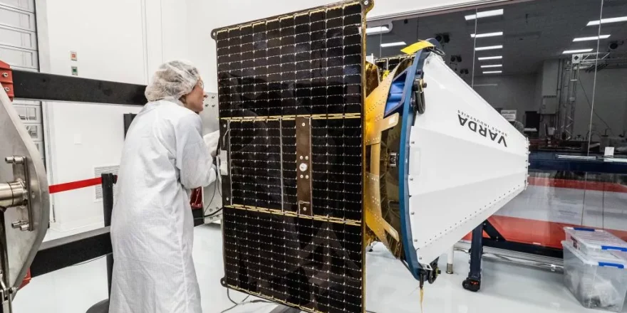 فضاپیمای واردا اسپیس