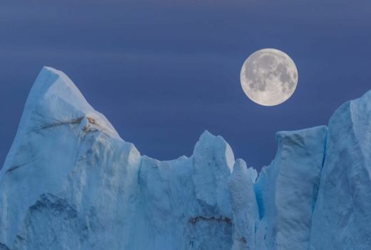 سن ماه از چیزی که فکر می کردیم بیشتر است