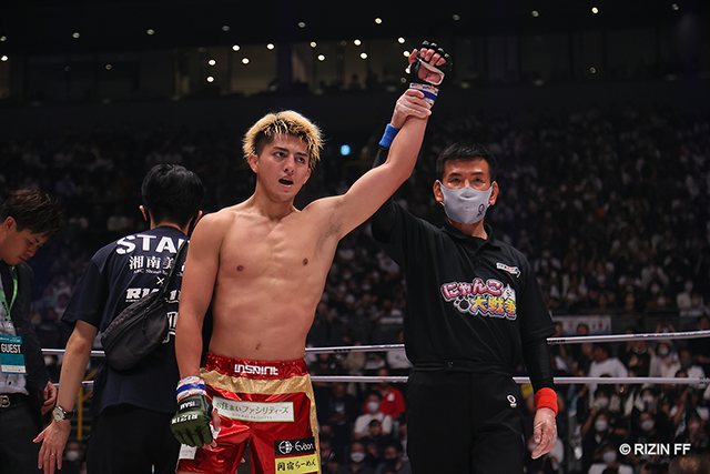 یکی از شگفت انگیزترین ناک اوت ها در تاریخ MMA توسط چیهیرو سوزوکی