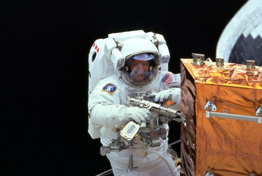 اولین فضانورد سوئیسی توسط شاتل پرواز کرد