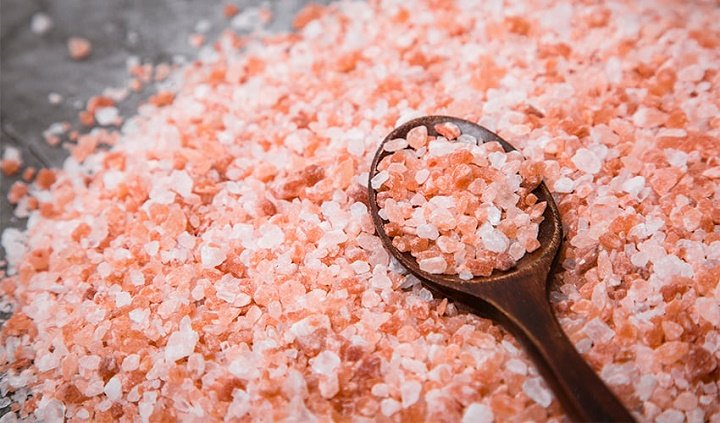 انواع نمک خوراکی و کاربرد آن در آشپزی 6 انواع نمک خوراکی - نمک صورتی هیمالیا