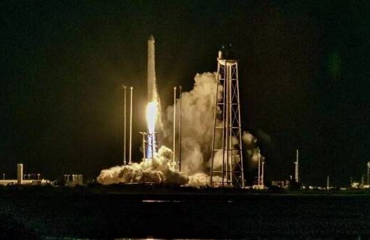 اسپیس ایکس یک فضاپیمای خصوصی را به سمت ماه پرتاب کرد