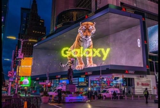 تبلیغات بیلبوردی سامسونگ نزدیک شدن به مراسم آنپکد بعدی را نشان می‌دهد