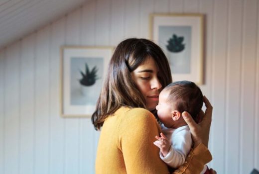 بازی سرگرم کننده مادر و نوزاد