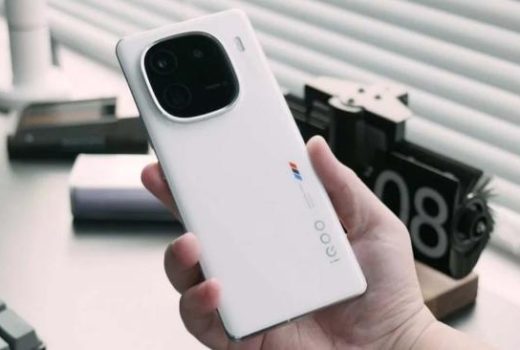 iQOO 13 نسل جدید گوشی‌های گیمینگ با نمایشگر فوق‌العاده است