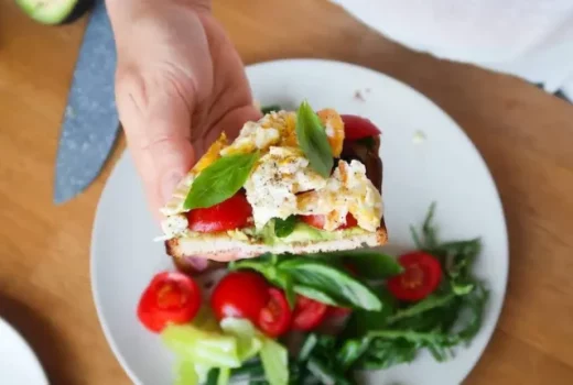 ۱۲ غذایی که سرعت کاهش وزن شما را چند برابر می‌کنند!