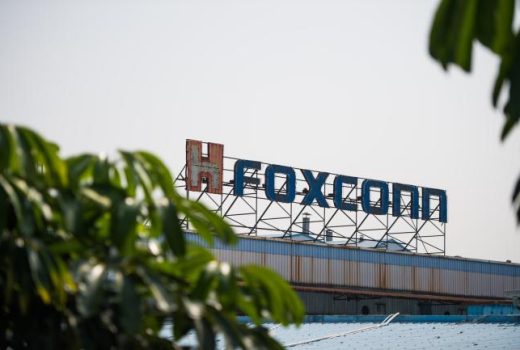 تقاضا برای سرورهای هوش مصنوعی باعث رشد چشمگیر درآمد فاکسکان شد