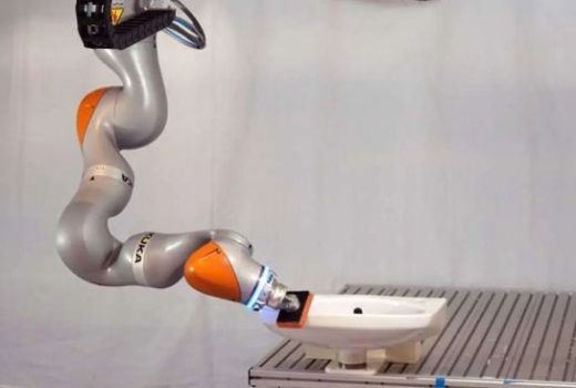 رباتی که از انسان یاد می‌گیرد تا خانه را تمیز کند