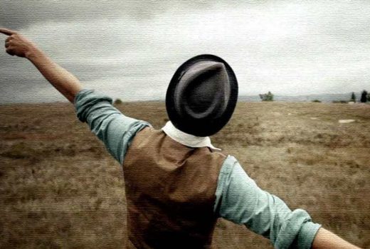 هدف از زندگی شاید یک جفت چکمه و گربه‌ ها باشند