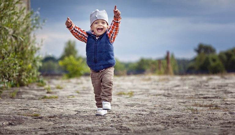 راهنمای تربیت کودک ۲ ساله؛ همه چیزهایی که باید بدانید!