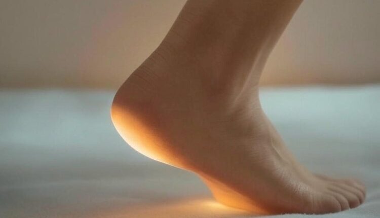 خار پاشنه عامل نهان دردهای صبحگاهی در پاها_سیاه پوش 2 1757923431 612 خار پاشنه عامل نهان دردهای صبحگاهی در پاها سیاه پوش