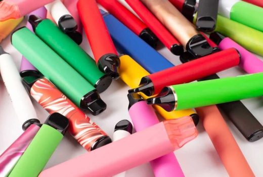 خلاقیت در بازیافت؛ مهندس رومانیایی یک ویپ یکبارمصرف را به وب سرور تبدیل کرد