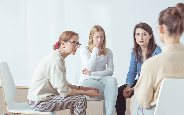 همه چیز درمورد افسردگی بعد از زایمان: از علت تا درمان_سیاه پوش 41 مادرانی که درباره افسردگی پس از بارداری حرف میزنند