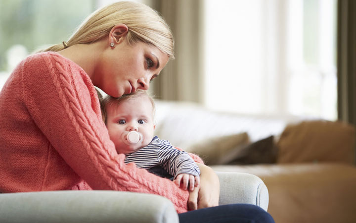 همه چیز درمورد افسردگی بعد از زایمان: از علت تا درمان_سیاه پوش 39 در واقع پس از زایمان سه نوع افسردگی متفاوت وجود دارد - افسردگی پس از زایمان