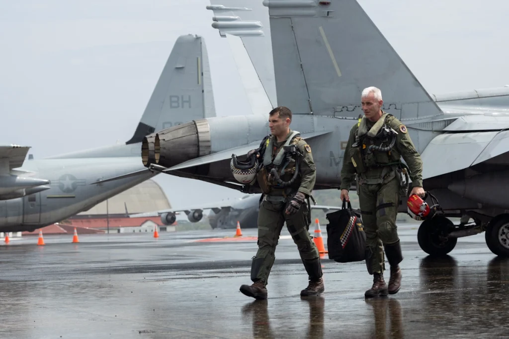 آموزش خلبان جنگنده