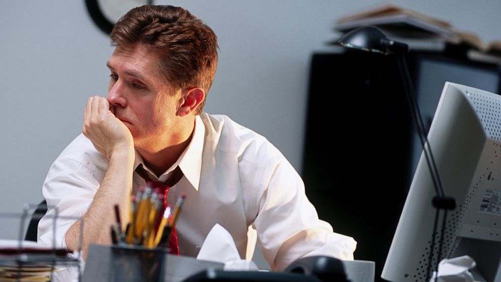 بیشتر از ۱۰ علامت بیش فعالی در بزرگسالان: با اهمیت ترین علائم با درمان_سیاه پوش 2 بیشتر از ۱۰ علامت بیش فعالی در بزرگسالان با اهمیت