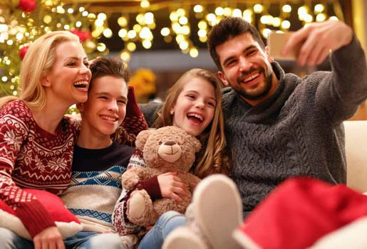 ۲۰ راهکار مؤثر برای این که خانواده‌ای شاد و صمیمی.webp